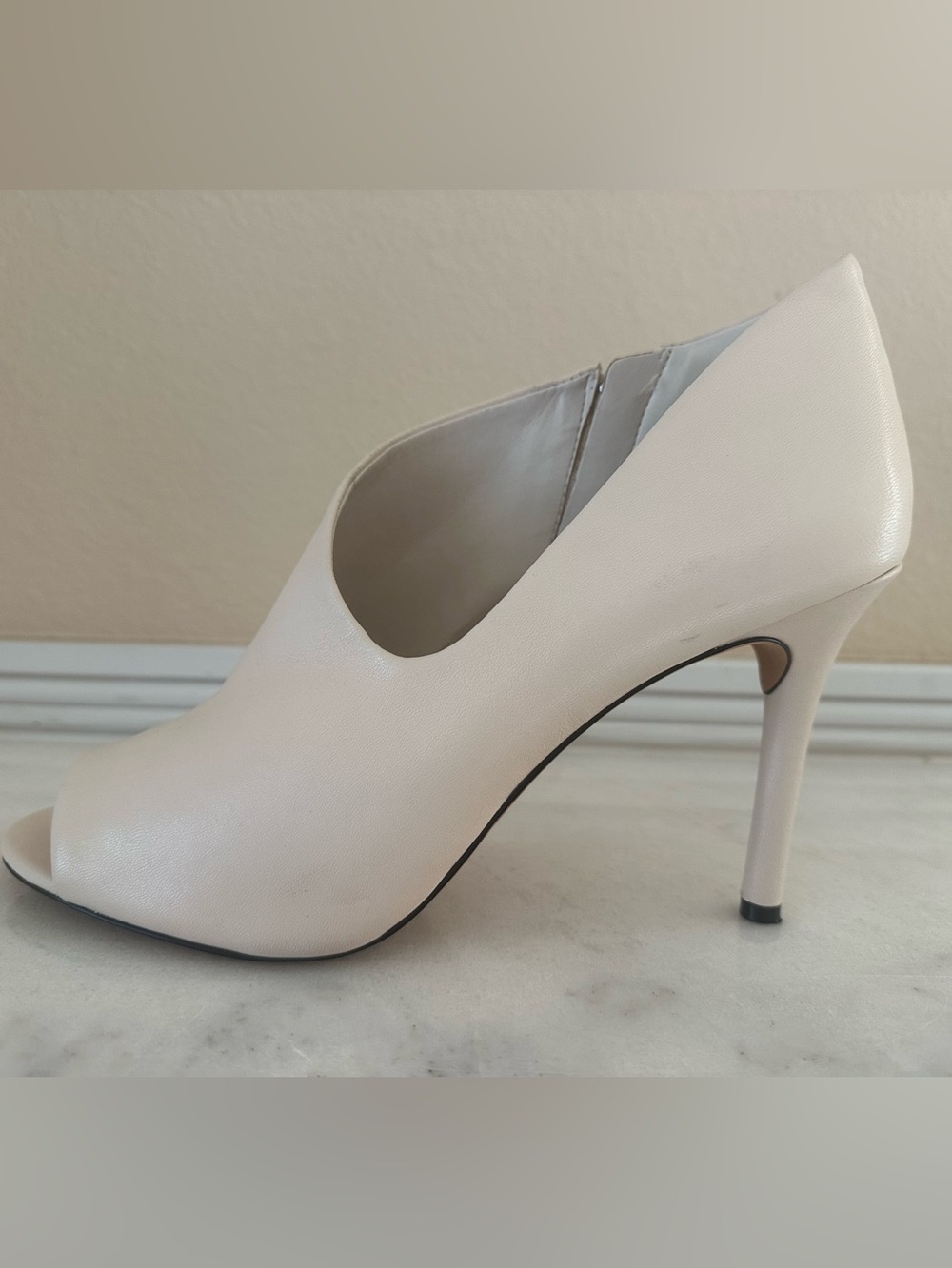 Vince Camuto Ivory Peep Toe Booties Heels Leather Side Zip - Picture 9 of 16